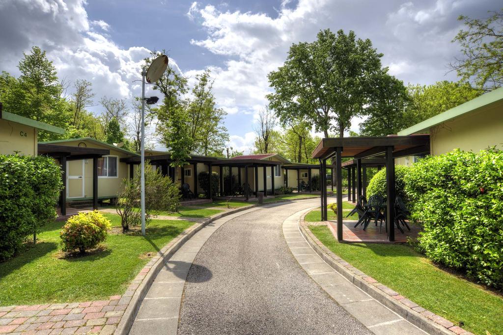 Flaminio Village Park Campingplatz 4*