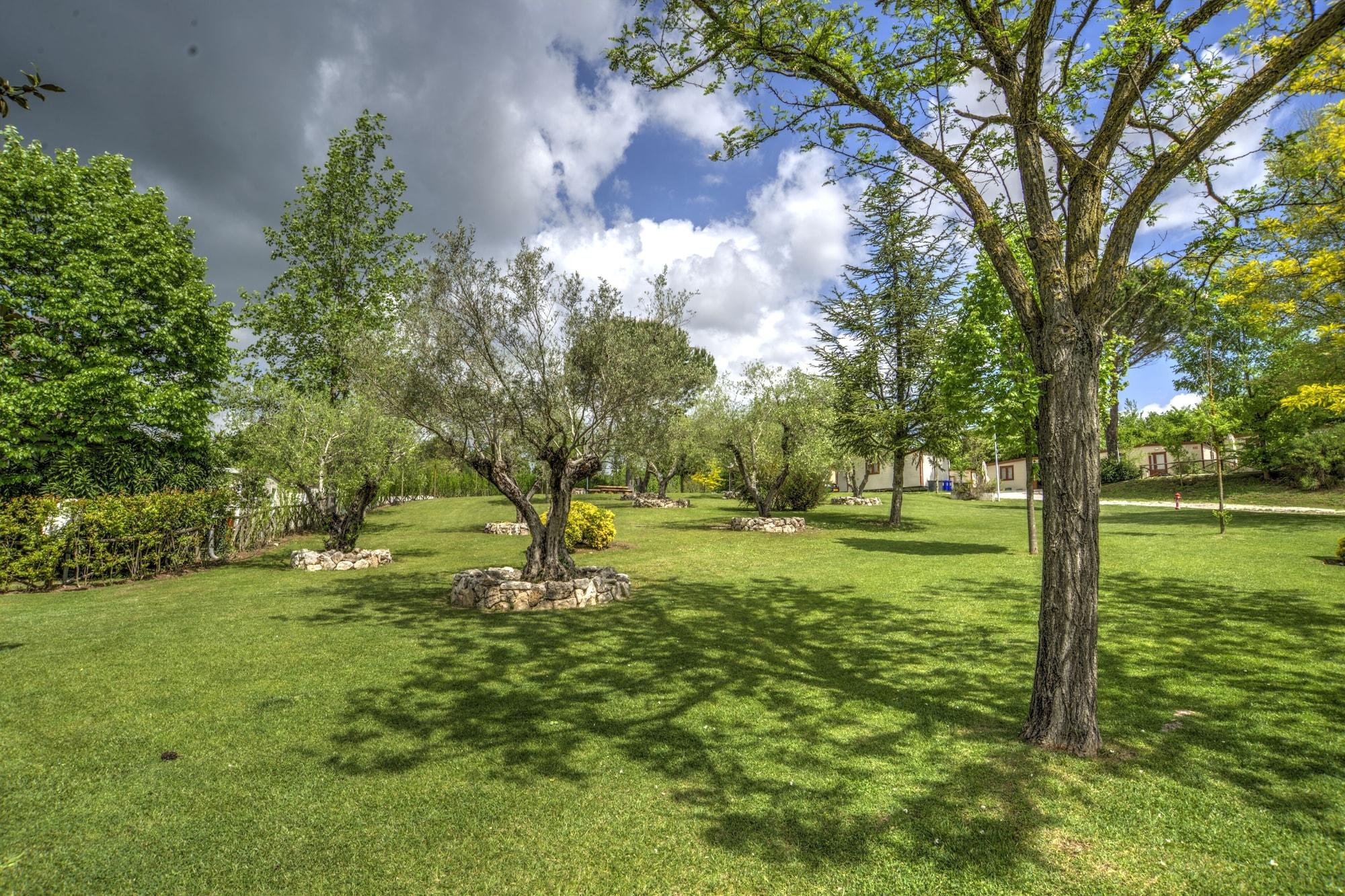 Flaminio Village Park Campingplatz 4*
